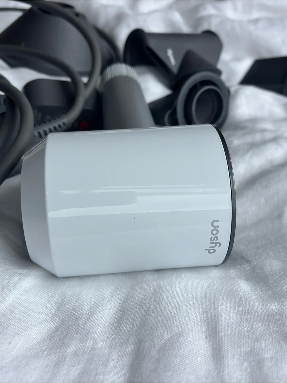 Dyson Supersonic Hairdryer - White